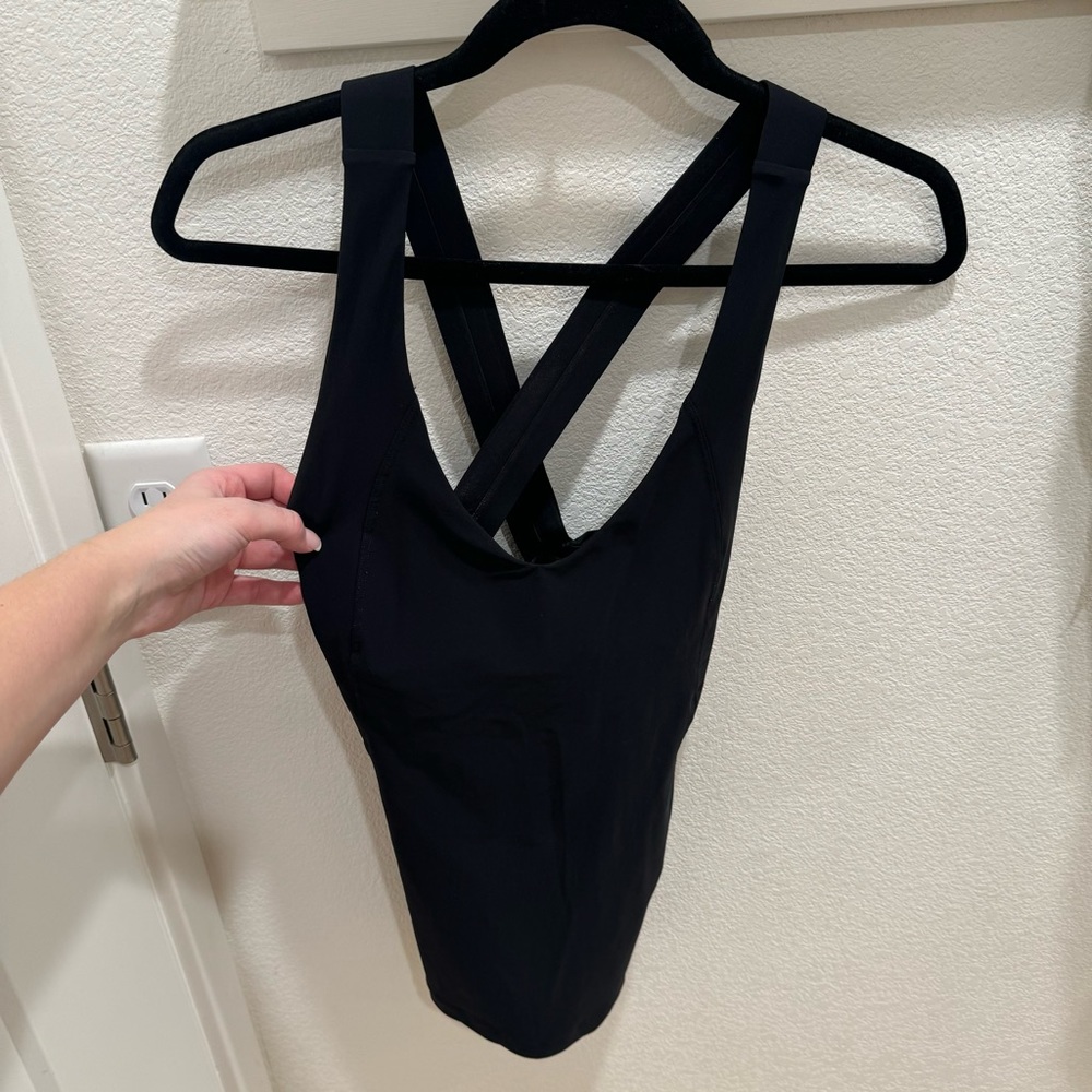 Lululemon old cross strap tank top size 6 possibly push your limits